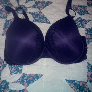 Women’s VS NWOT purple w lace detail 36 DD perfect shape bra